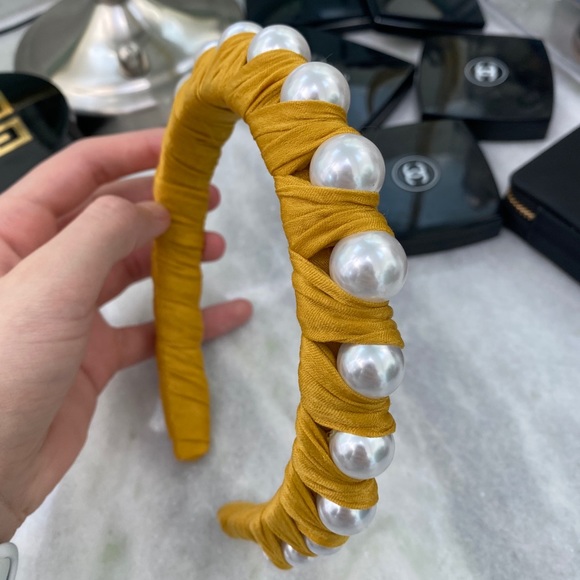 YELLOW PEARL HAEDBAND - Picture 7 of 7
